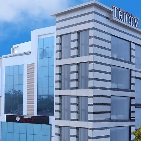 Hotel Tridev Varanasi Eksteriør billede