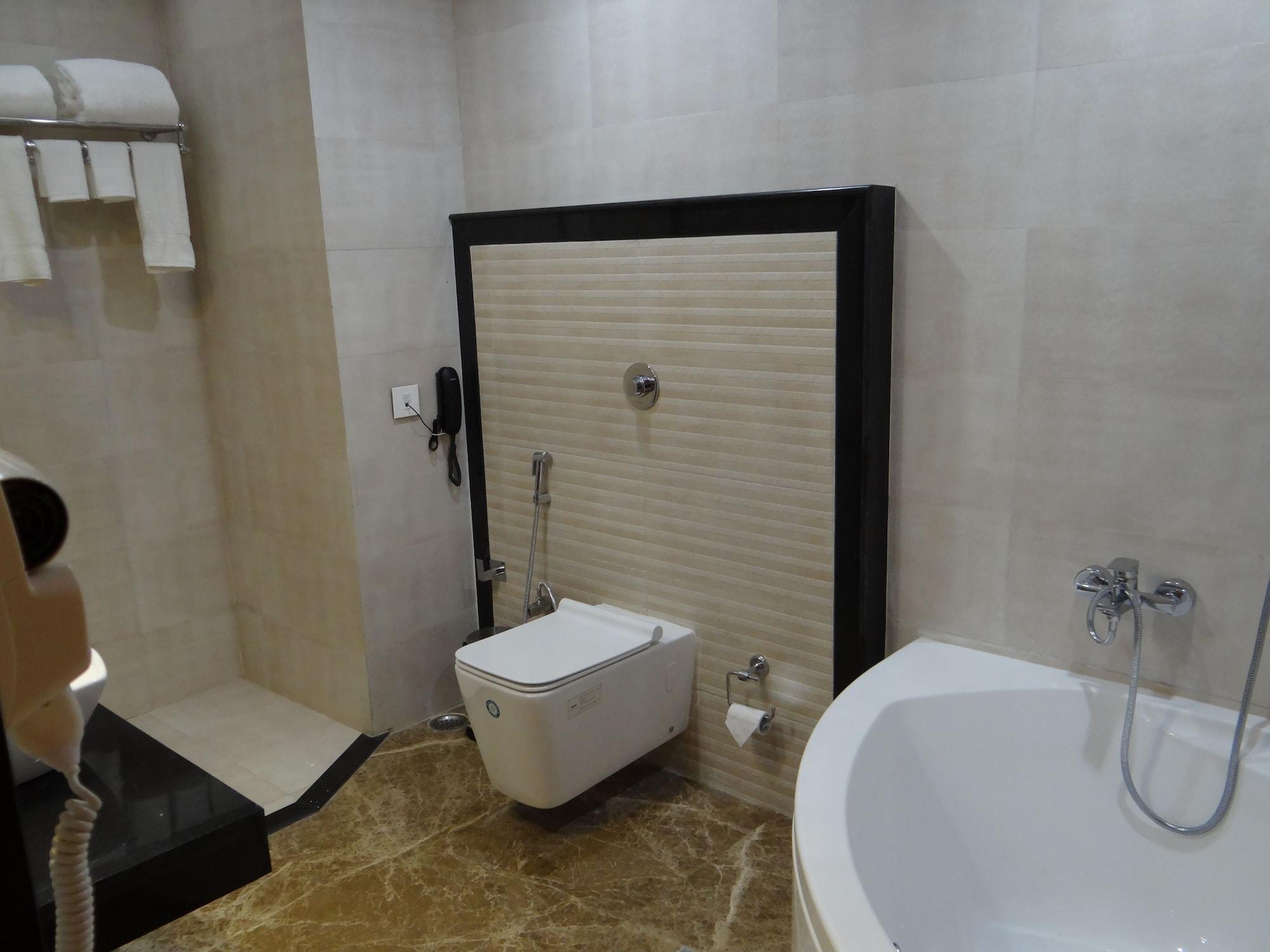 Hotel Tridev Varanasi Eksteriør billede