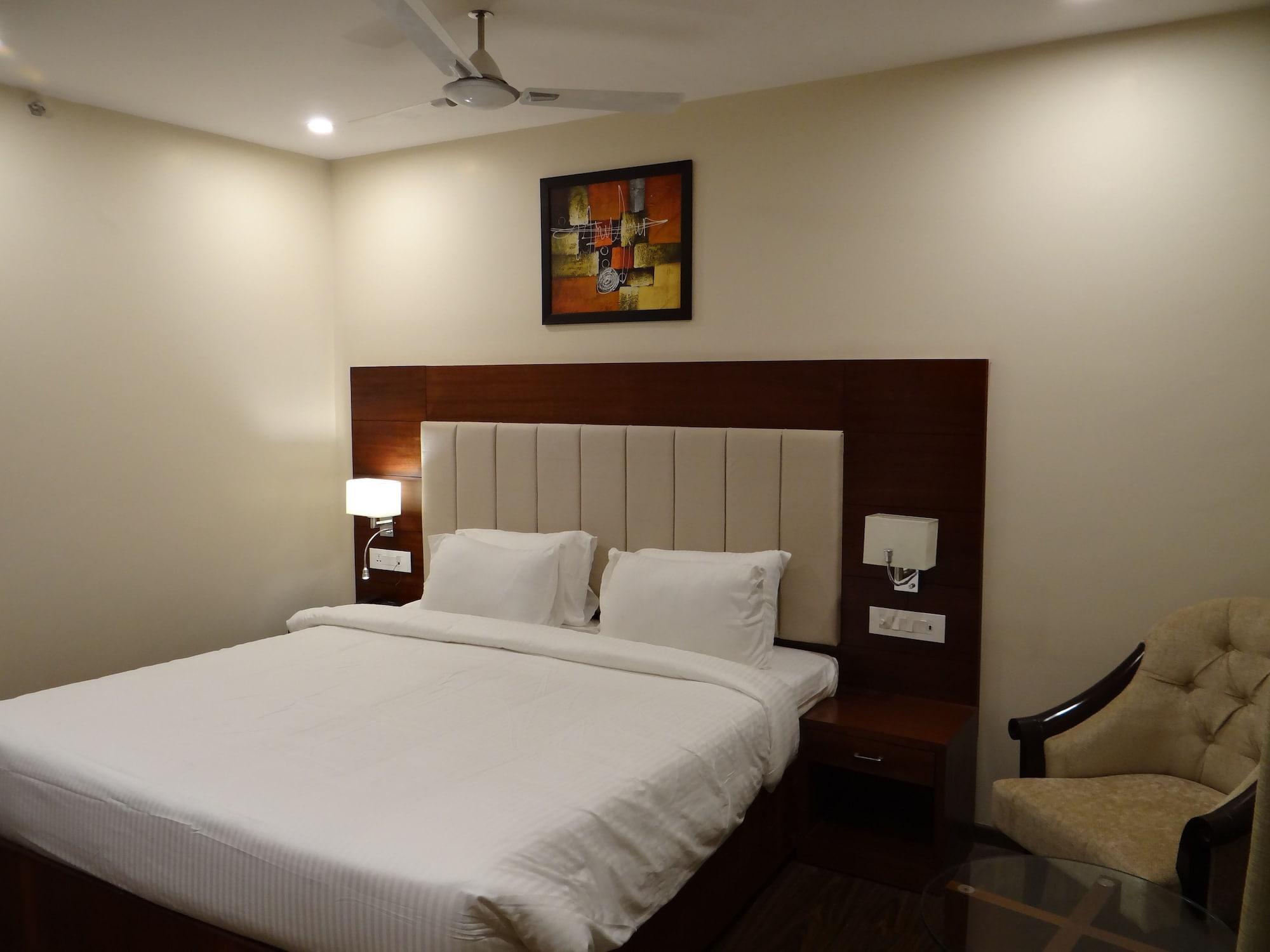 Hotel Tridev Varanasi Eksteriør billede
