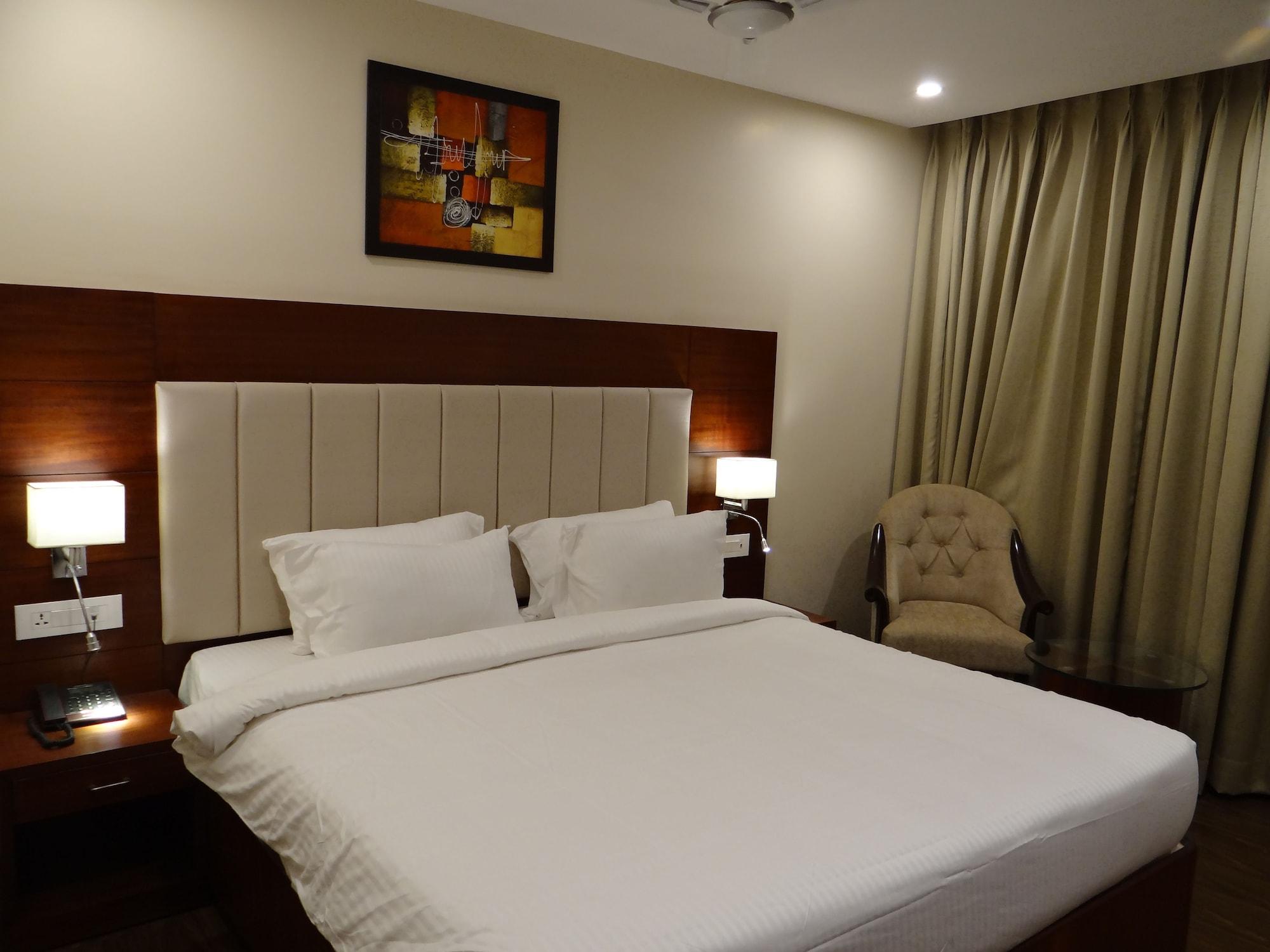 Hotel Tridev Varanasi Eksteriør billede