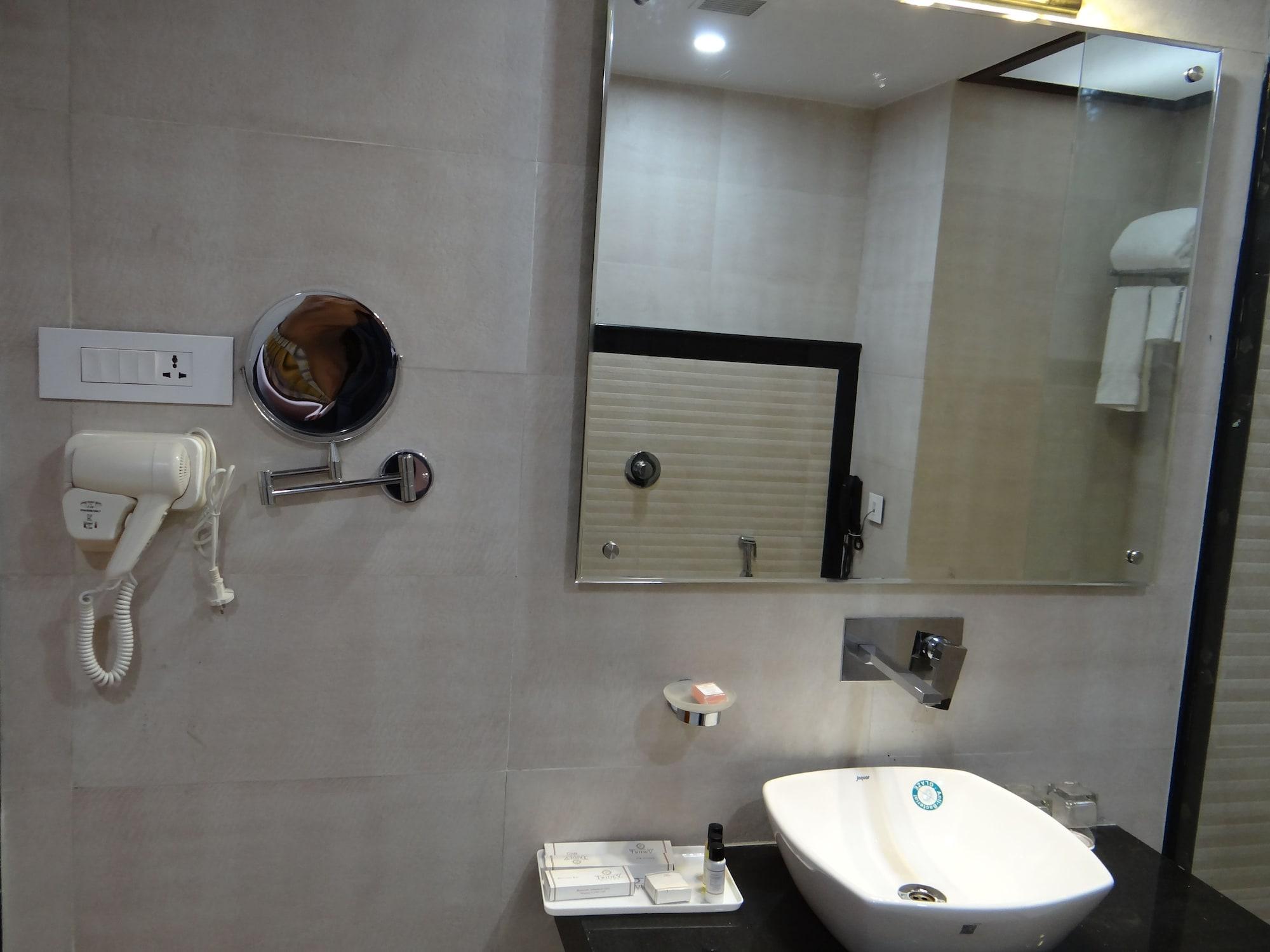 Hotel Tridev Varanasi Eksteriør billede