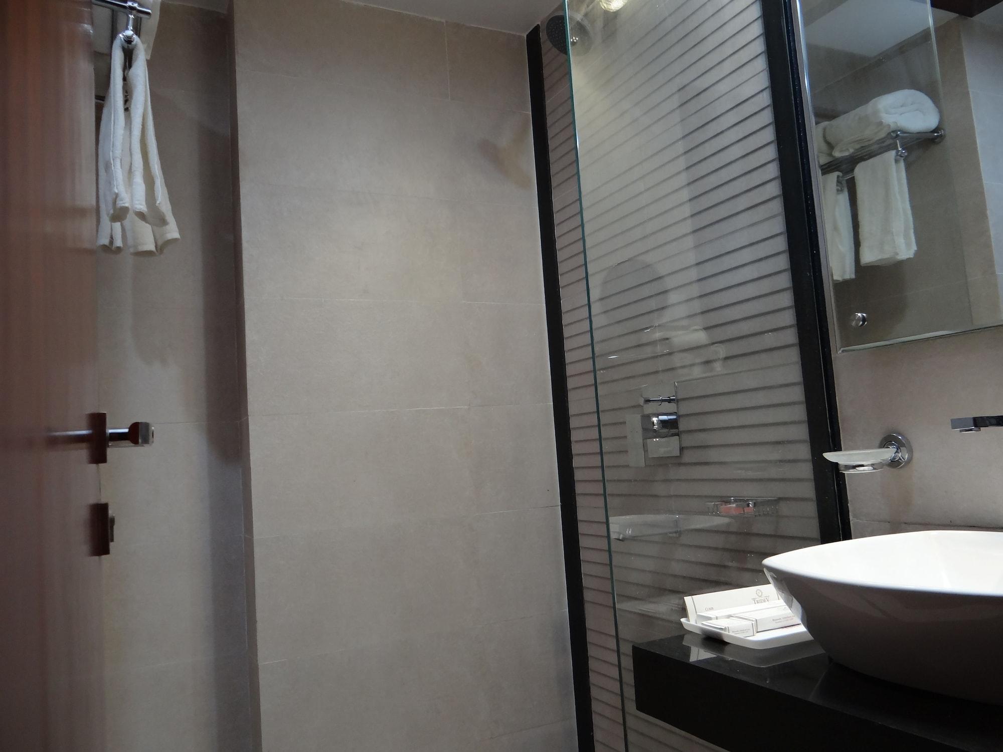 Hotel Tridev Varanasi Eksteriør billede