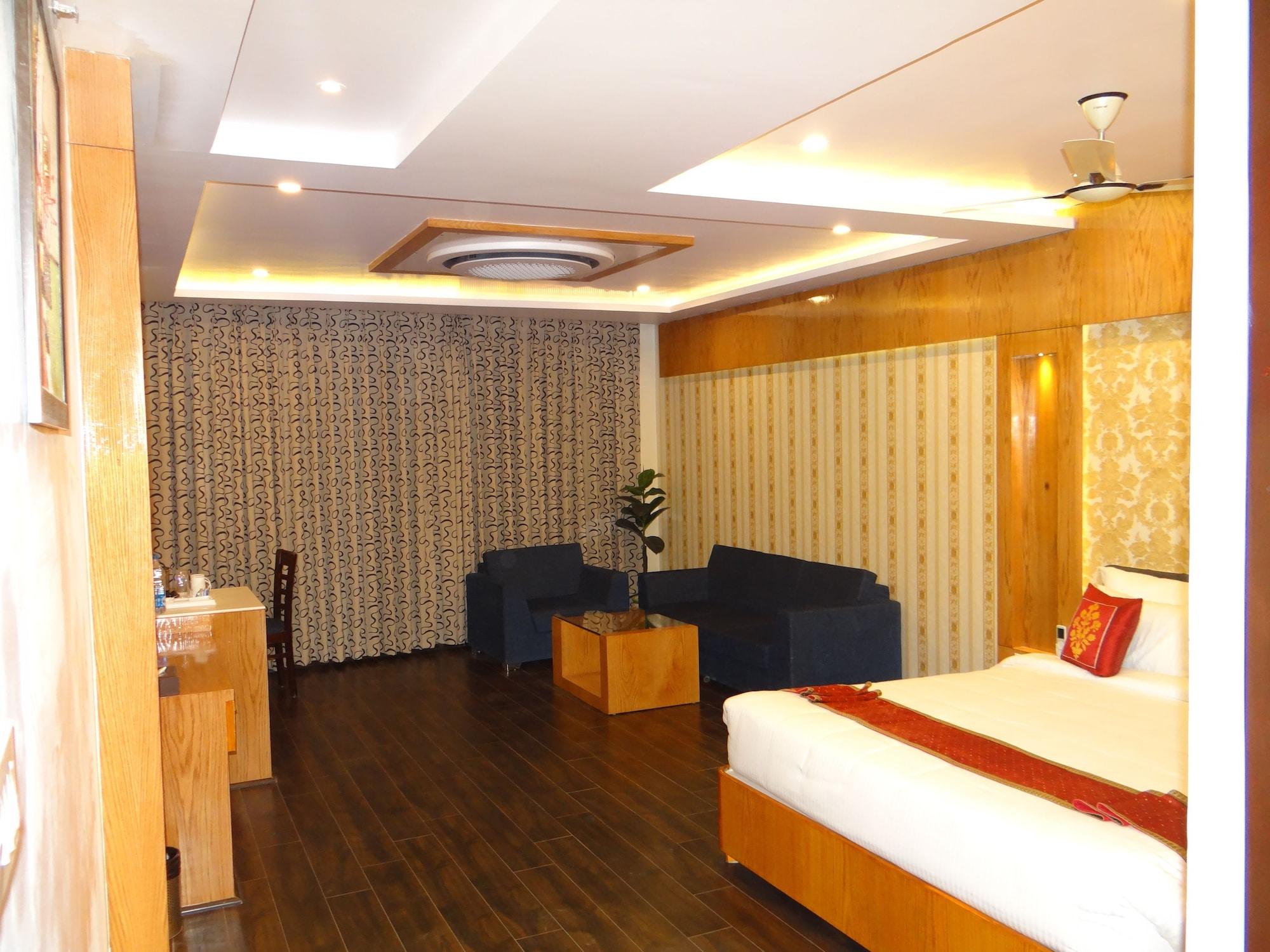 Hotel Tridev Varanasi Eksteriør billede