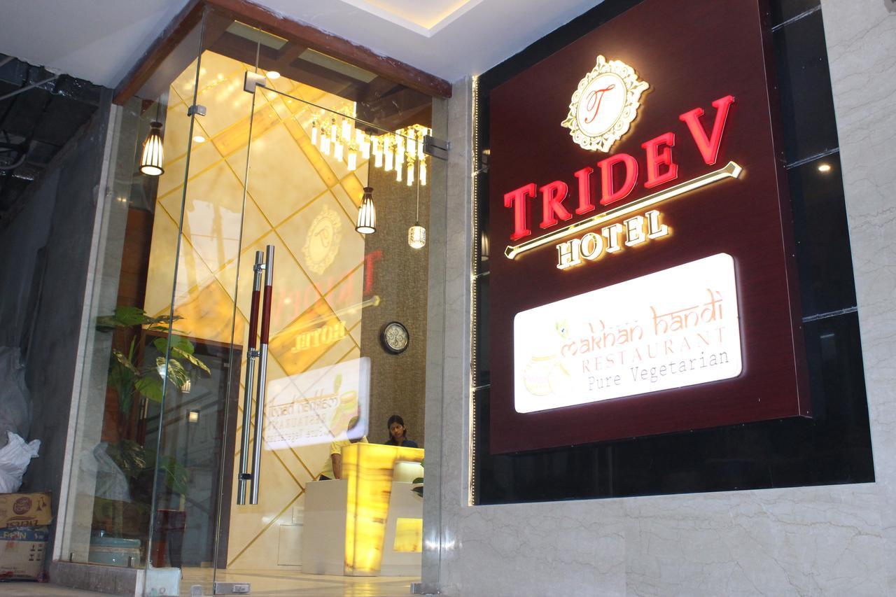 Hotel Tridev Varanasi Eksteriør billede